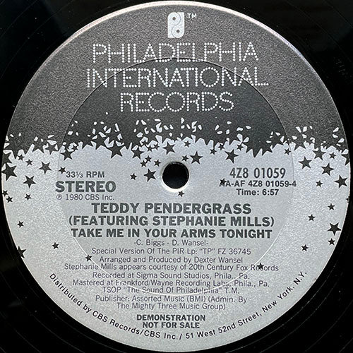 TEDDY PENDERGRASS feat. STEPHANIE MILLS // TAKE ME IN YOUR ARMS TONIGHT (6:57) / FEEL THE FIRE (5:31)